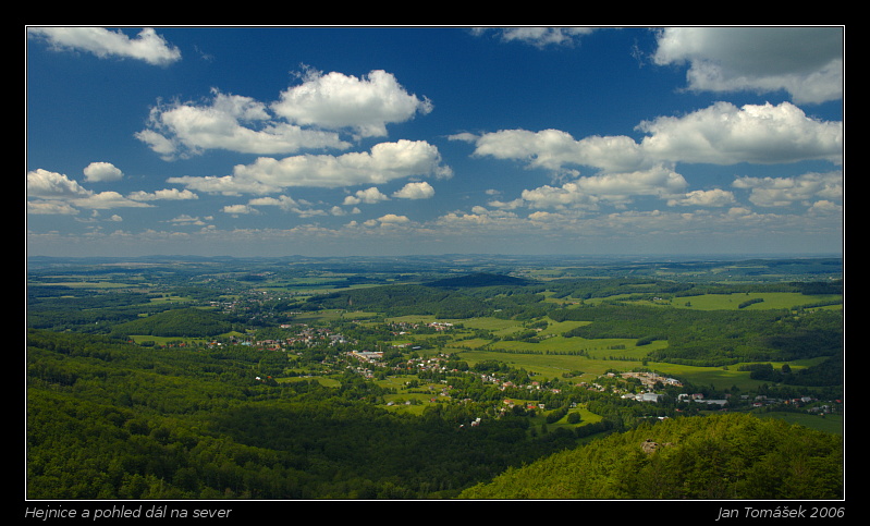 Hejnice a pohled dál na sever