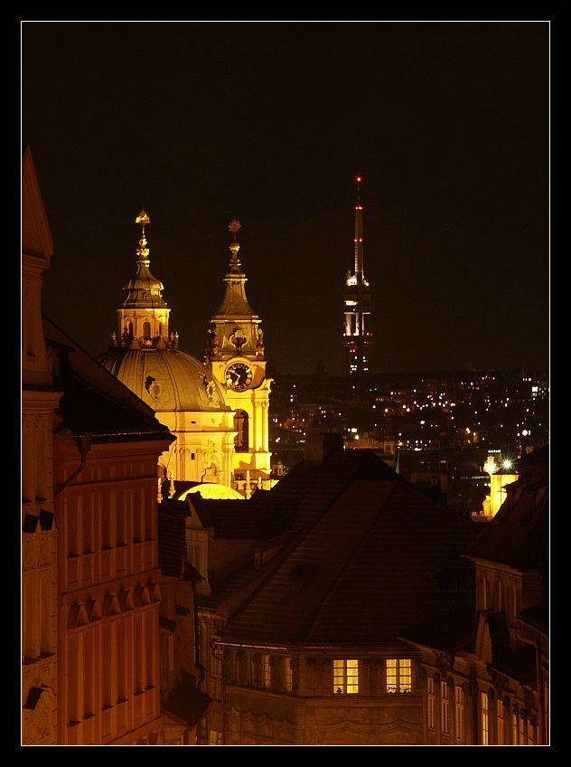 Kostel sv. Mikuláše a žižkovský vysílač